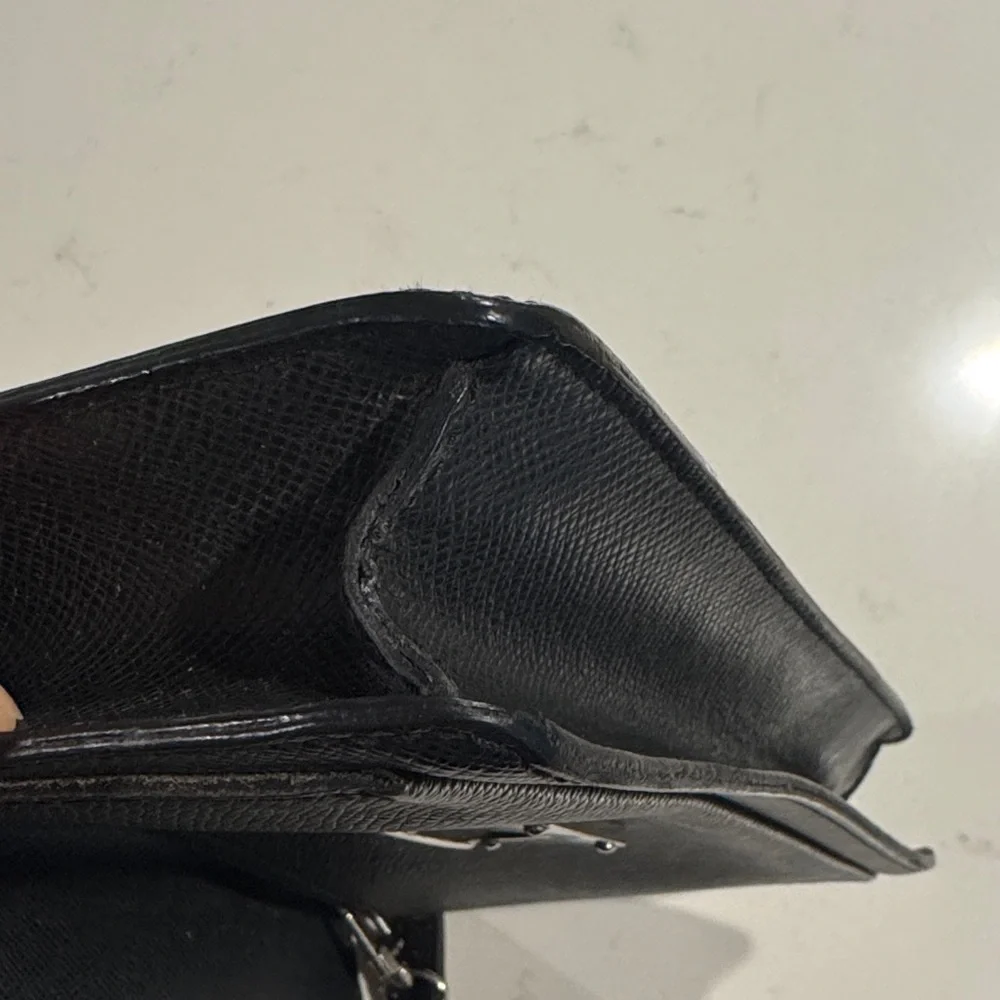 Louis Vuitton Black Men's Envelope Clutch with Silver Lock - Picture 16 of 16